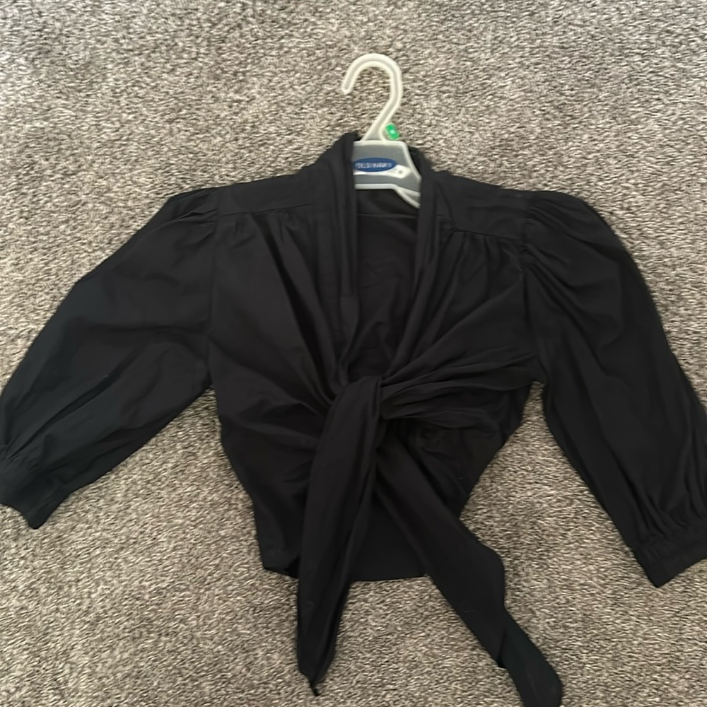 Black tie front crop top